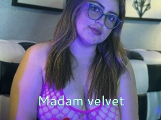 Madam_velvet